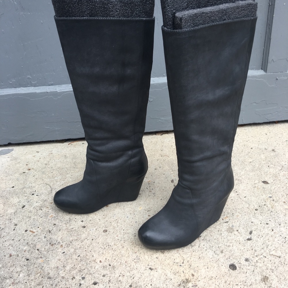 Ash MIDI Black Boot